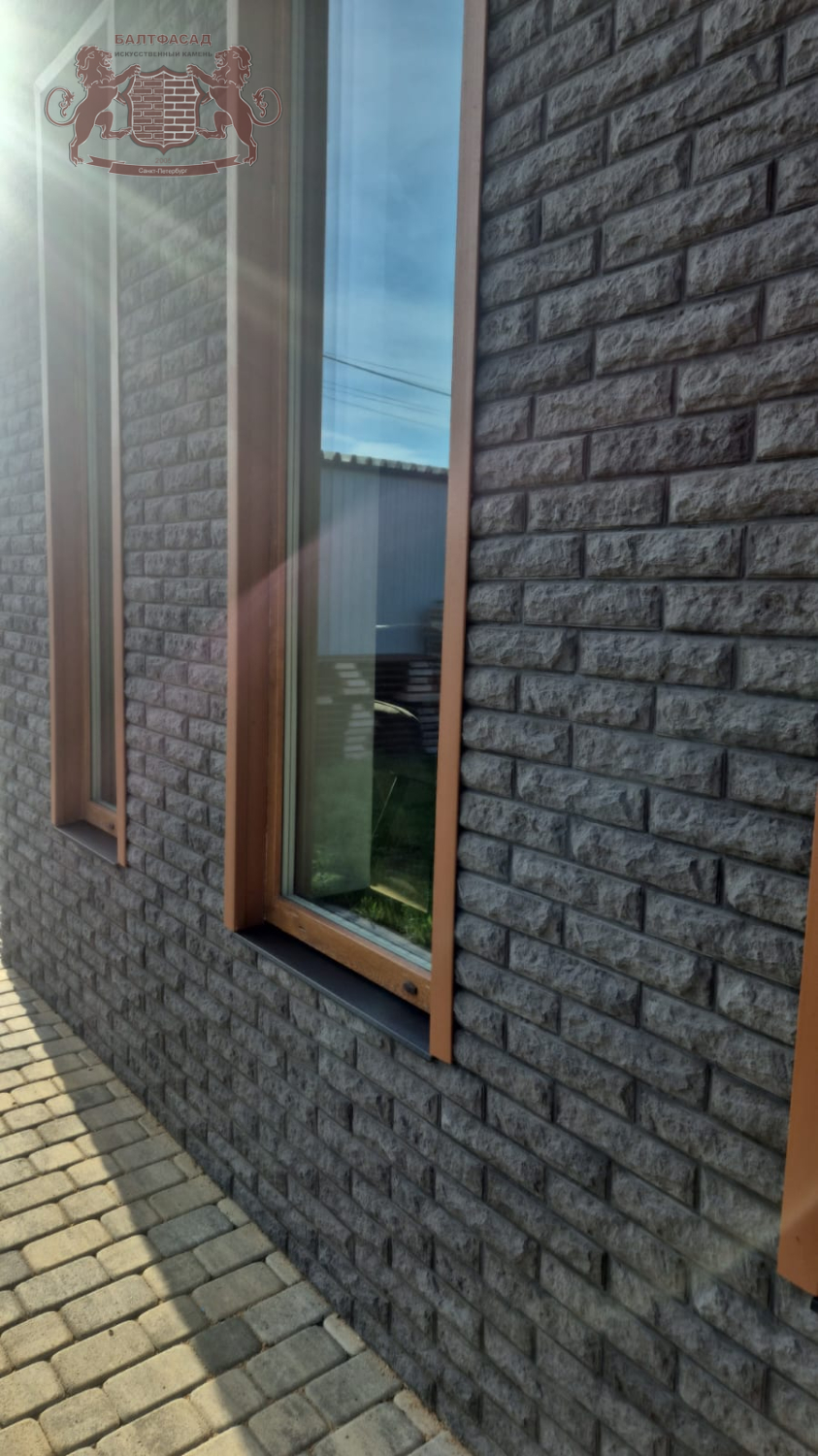 Колотый кирпич 011